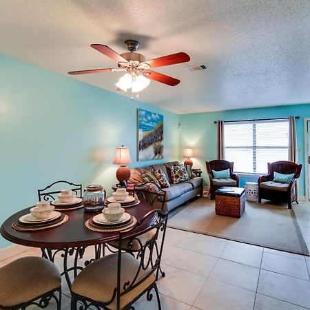 Destin Townhome With Balcony - Walk To The Beach! Exterior photo