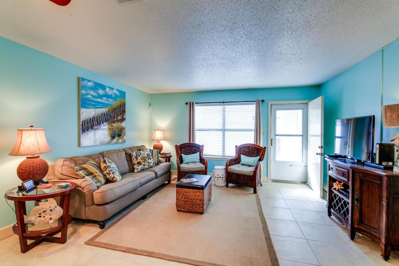 Destin Townhome With Balcony - Walk To The Beach! Exterior photo