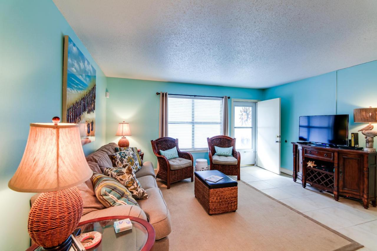 Destin Townhome With Balcony - Walk To The Beach! Exterior photo