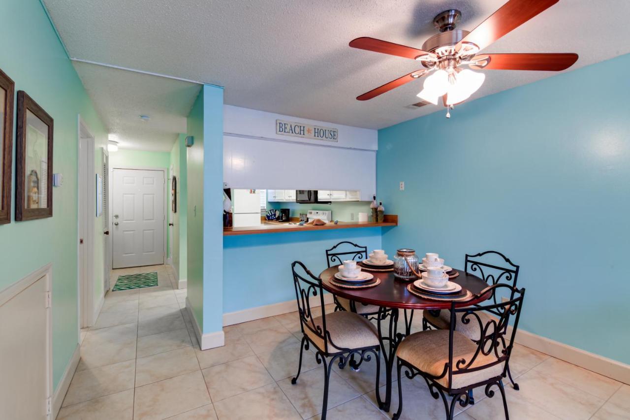 Destin Townhome With Balcony - Walk To The Beach! Exterior photo