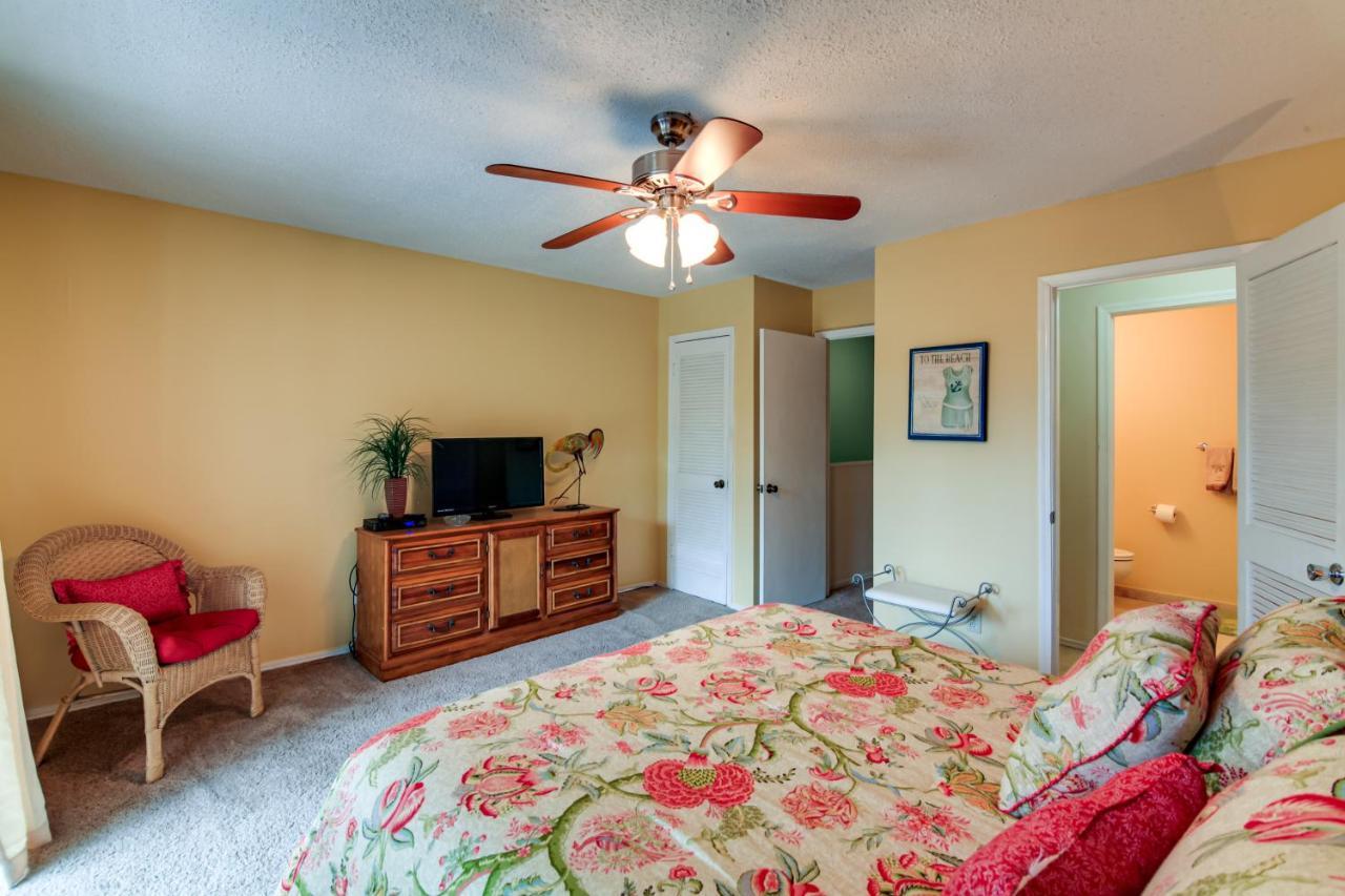 Destin Townhome With Balcony - Walk To The Beach! Exterior photo