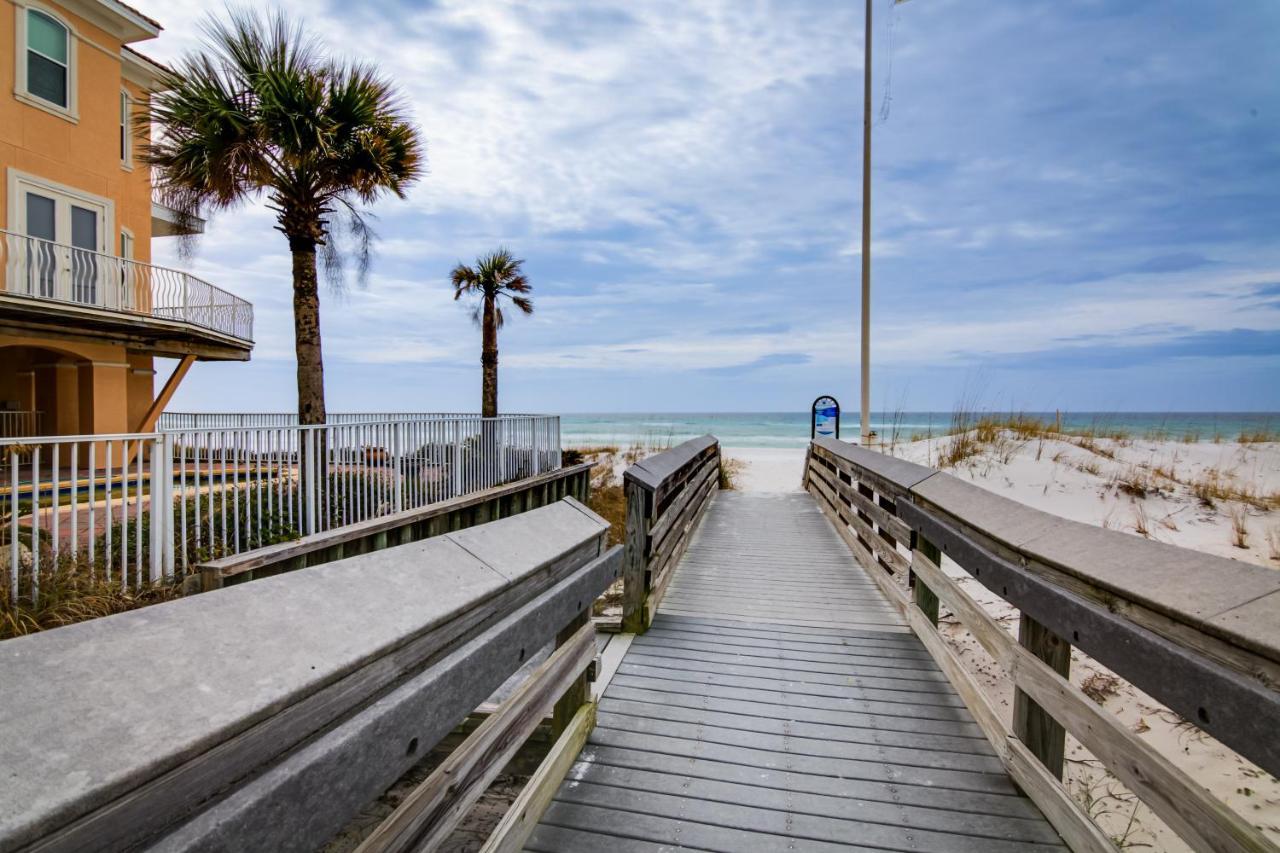 Destin Townhome With Balcony - Walk To The Beach! Exterior photo