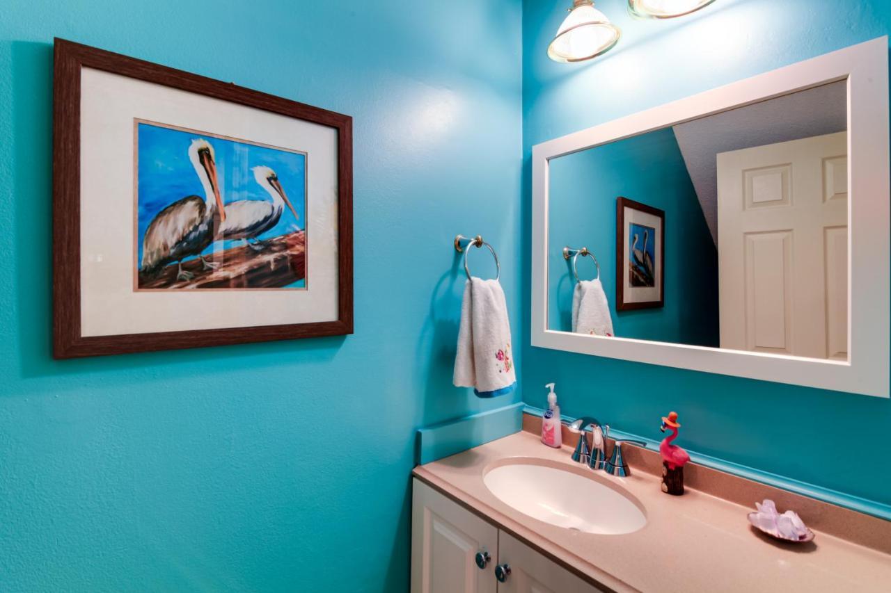 Destin Townhome With Balcony - Walk To The Beach! Exterior photo
