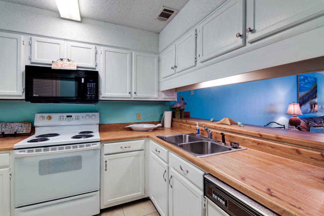 Destin Townhome With Balcony - Walk To The Beach! Exterior photo