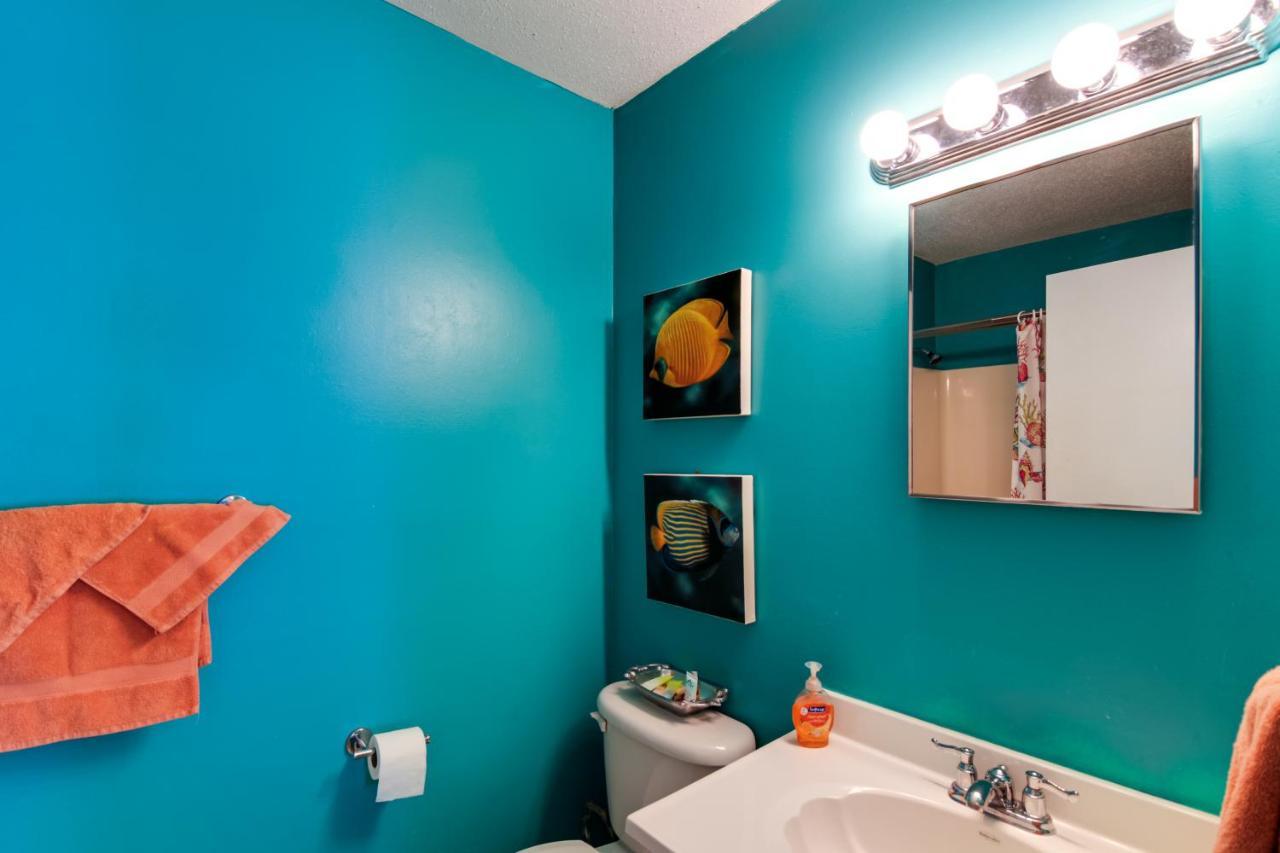 Destin Townhome With Balcony - Walk To The Beach! Exterior photo